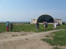 Tai Chi in the Park (September 1, 2012): One of our favorite exercises to explore wu-wei (just enough), something we call The Arm Drop Exercise, unfolded during a beautiful morning in Shorefront Park for the last Saturday morning of this years offering.